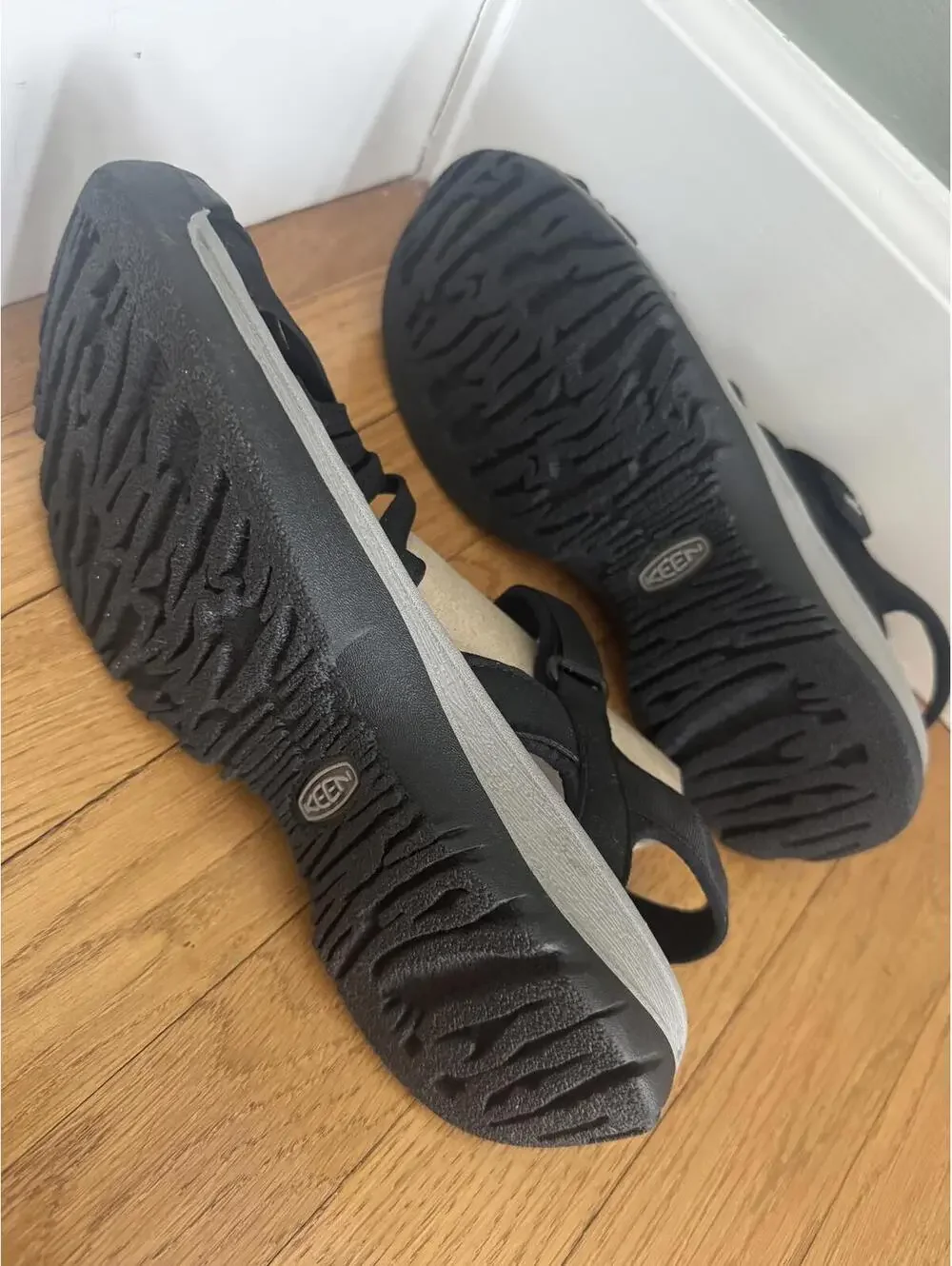 Women's Keen Rose Sandal Closed Toe Hiking Sandals Black/Neutral Grey Sz 9.5 NIB - Picture 6 of 9